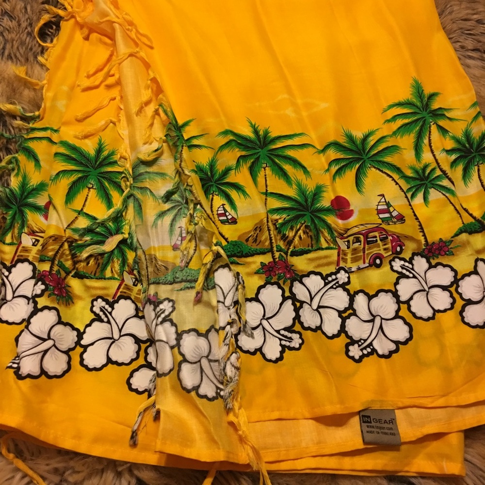 In Gear NWOT One Size Sarong